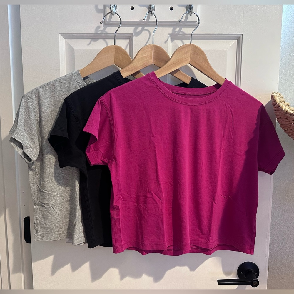 Lululemon Cropped Tee